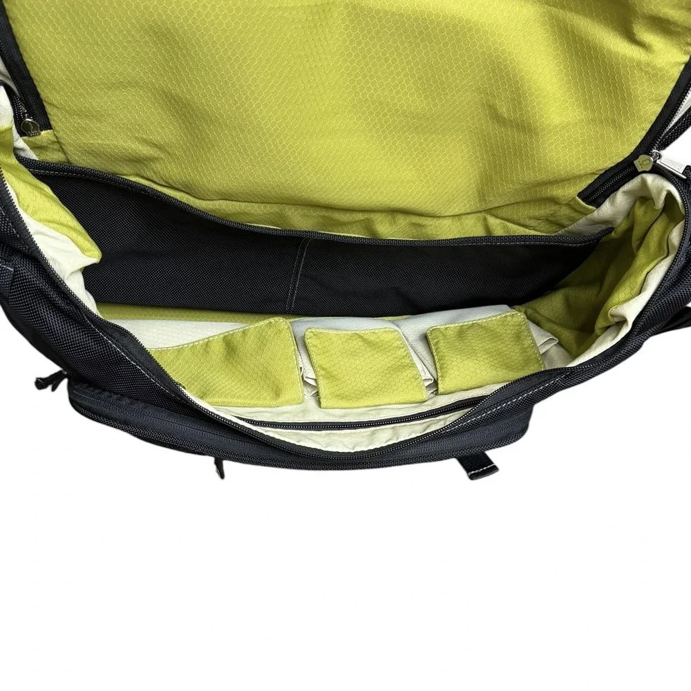 Booq Boa Nerve Laptop Messenger Bag Commute Bike Water Repellent Black/Green